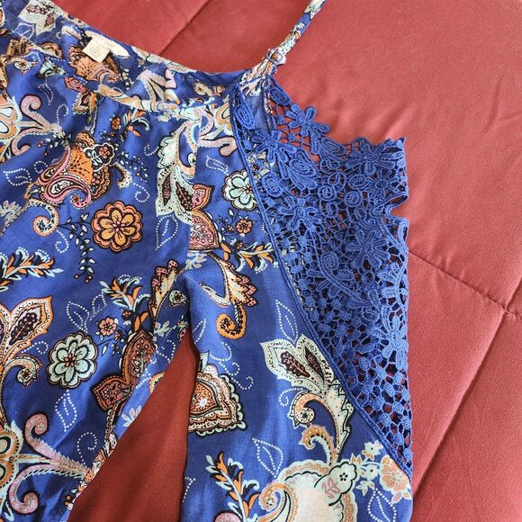 C Est 1946 Cato Womens Blue Floral Cold Shoulder Crochet Sleeve Blouse Small - Picture 4 of 9